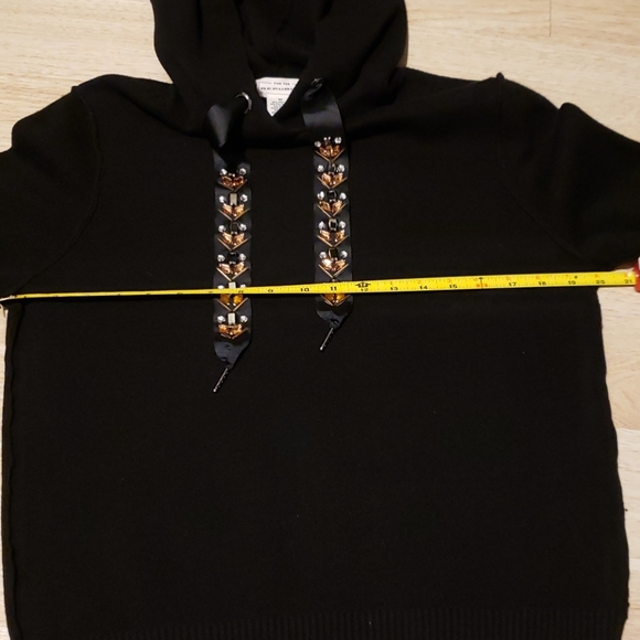 Sweater - Picture 5 of 6